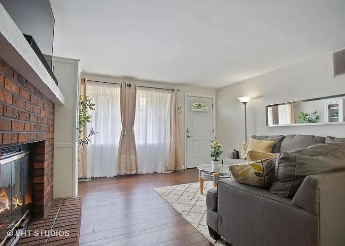 Pet Friendly Ranch 30 Mins From O'hare