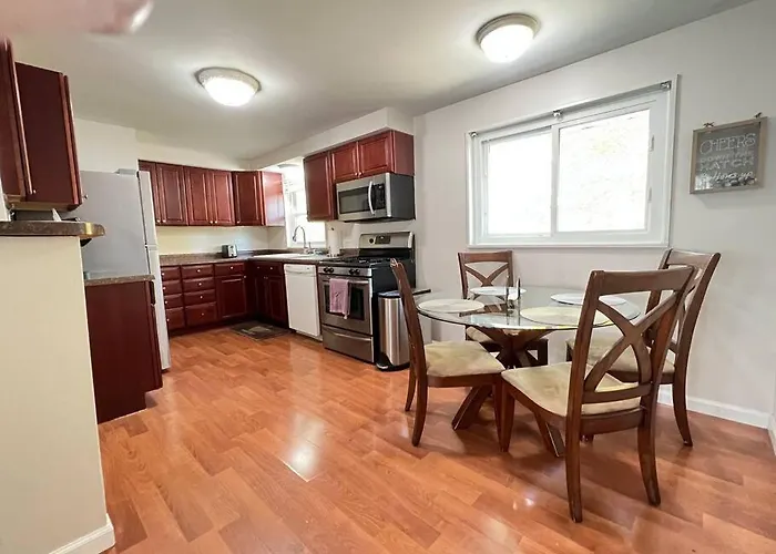 Pet Friendly Ranch 30 Mins From O'hare Ferienhaus *