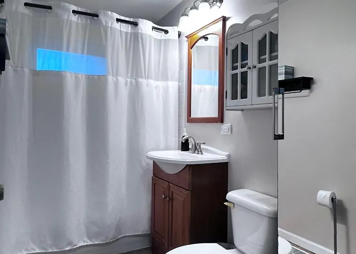 Pet Friendly Ranch 30 Mins From O'hare Ferienhaus